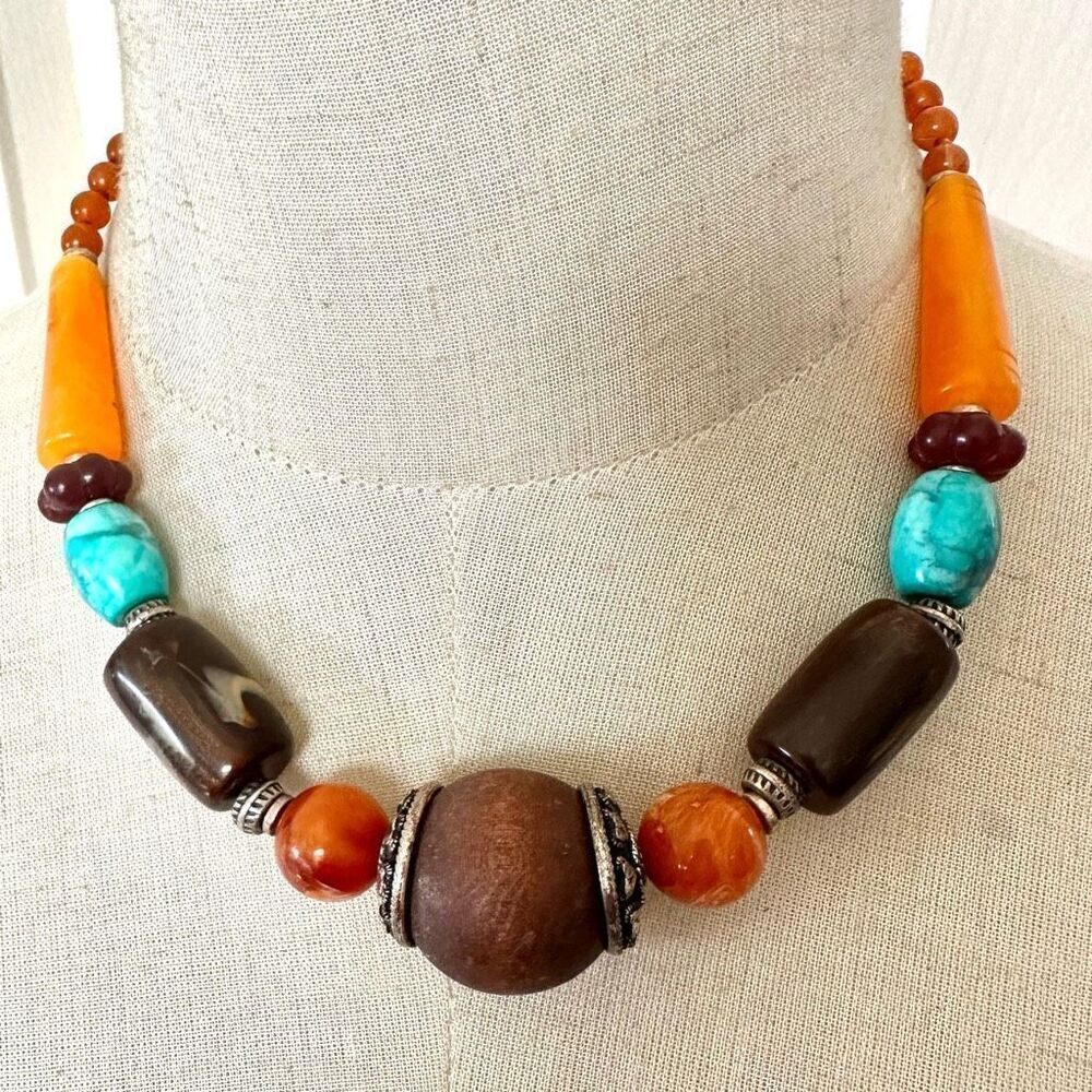 Avon tribal wooden lucite jadeite beaded necklace